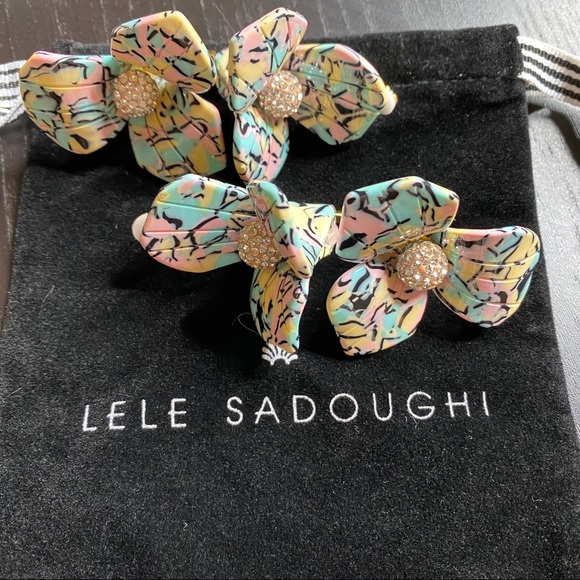 NWOT Anthro Lele Sadoughi Floral Earrings Clip on - Picture 3 of 6